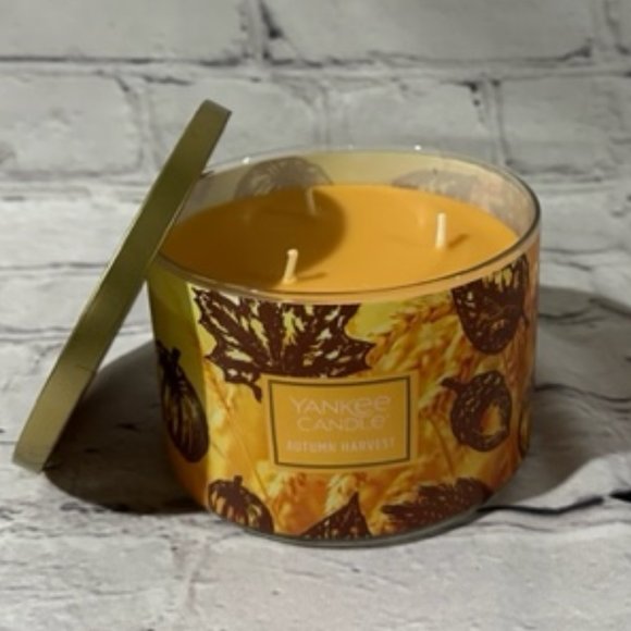 NEW Yankee Candle 3 Wick Autumn Harvest Candle - Picture 2 of 2